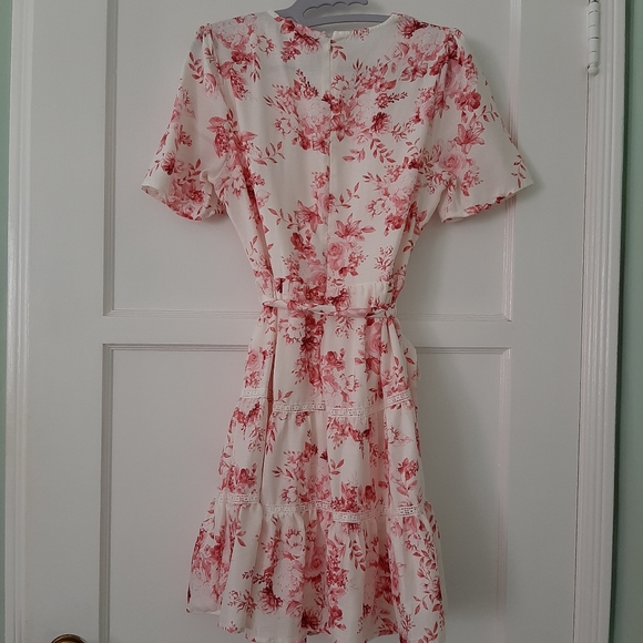 Floral Short Sleeve Dress with Tie Waist - Picture 4 of 4